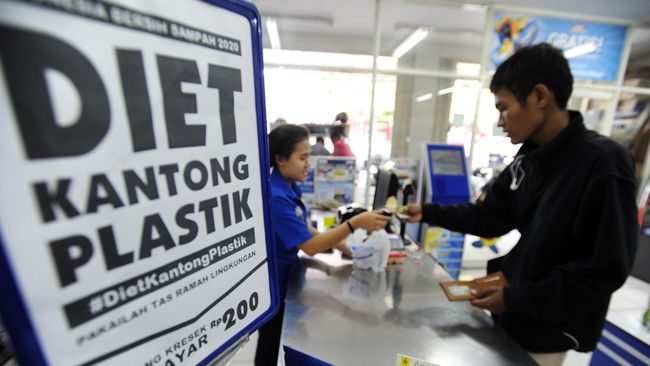 Peneliti Usul Cukai Plastik Dibebankan ke Konsumen