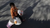 Baik Delhi dan Bengaluru, ibu kota piranti lunak India, diperkirakan akan kehabisan air tanah pada 2020. (REUTERS/Anindito Mukherjee)