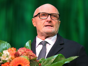 Isu Phil Collins Sakit Parah Dirawat di Hospice, Begini Faktanya