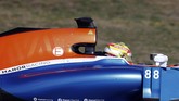 Meski menduduki posisi buncit pada tes hari ketiga, Rio Haryanto tetap puas dengan hasil tes. Rio menganggap debut tesnya sebagai pebalap F1 di Sirkuit Katalonia sangat produktif. (REUTERS/Sergio Perez)