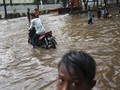 Banjir Hingga1,5 Meter Rendam Permukiman di Pagarsih Bandung