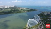 Sands Skypark Observation Desk merupakan salah satu lokasi populer bagi wisatawan yang ingin melihat pemandangan Singapura secara keseluruhan dari atas gedung tinggi.