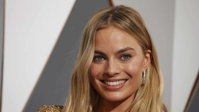 Rahasia Kecantikan Margot Robbie: Sikat Gigi dan Krim Puting