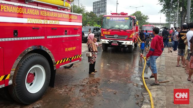 contoh gambar mobil pemadam kebakaran gambar mobil dan motor keren