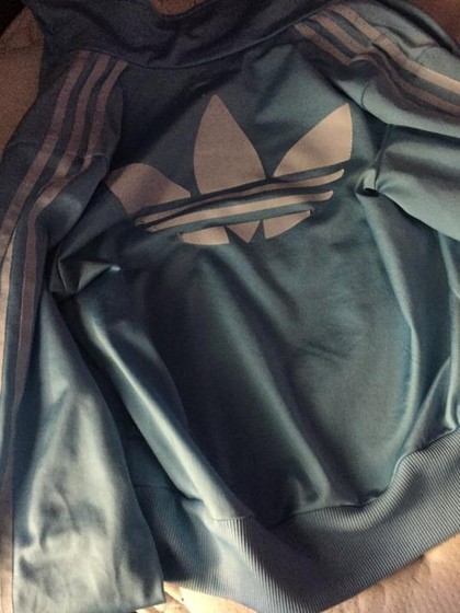 Biru Putih Atau Hitam Cokelat? Perbedaan Warna Jaket Ini Jadi Viral di Internet Biru Putih Atau Hitam Cokelat? Perbedaan Warna Jaket Ini Jadi Viral di Internet