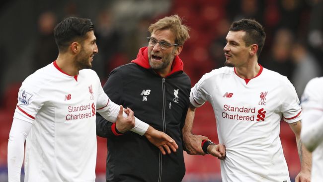 Bek Liverpool Prediksi MU Bakal Parkir Bus