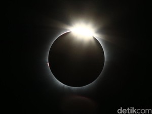 Makkah Akan Gelap Gulita Akibat Gerhana Matahari Total, Simak Jadwalnya