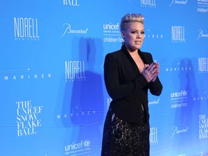 P!nk Berhentiin Konser karena Ada Penonton yang Melahirkan