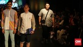Pilihan warnanya, Ivan masih bermain aman dengan warna kalem seperti coklat ataupun warna pastel. (CNN Indonesia/Safir Makki)