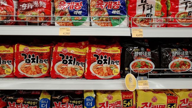 Dalam Sehari, 9.210 Bungkus Mi Samyang Terjual di Indonesia