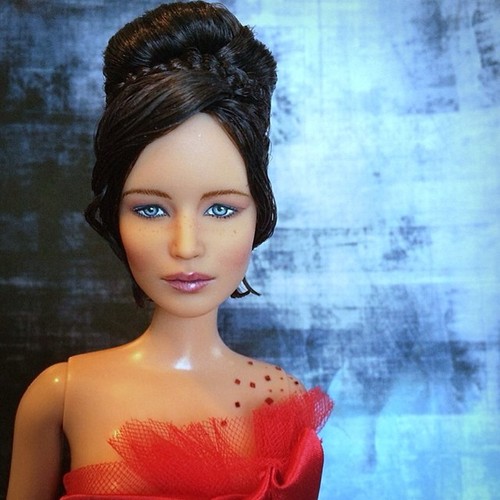 Seniman Ini Ciptakan Rangkaian Barbie yang Sangat Mirip Seniman Ini Ciptakan Rangkaian Barbie yang Sangat Mirip