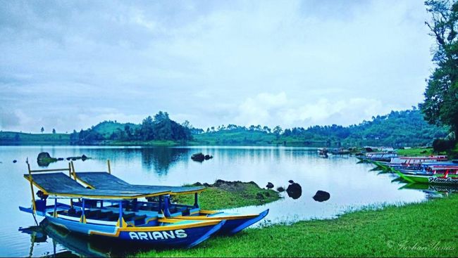 Hasil gambar untuk Situ Bagendit