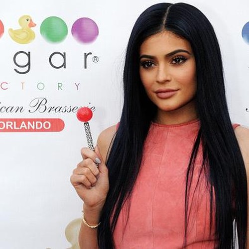 Kylie Jenner Alami Kerusakan Rambut  Karena Sering Di bleaching 