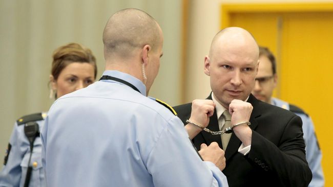 Pembantai 77 Orang di Norwegia Keluhkan Makanan di Penjara