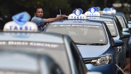 Blue Bird Buka Bisnis Lelang Mobil Bekas
