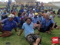 Ribuan Taksi Pedemo Padati Monas Tunggu Putusan Menkominfo