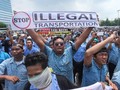 Ahok: Taksi Daring dan Konvensional Sama-sama Langgar Aturan
