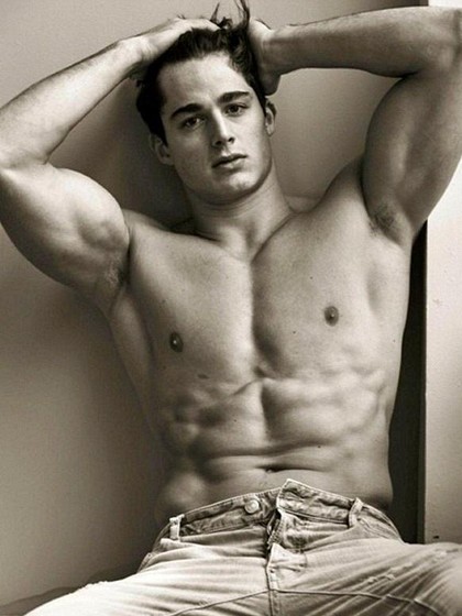 Dosen Matematika Tampan Kini Tampil Sebagai Model Giorgio Armani Terbaru Dosen Matematika Tampan Kini Tampil Sebagai Model Giorgio Armani Terbaru