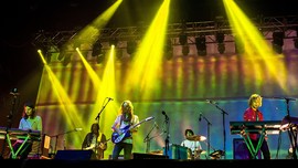 Satu Tahun Album 'Currents,' Tame Impala Rilis Versi Deluxe