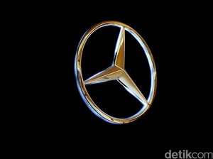 Mercedes-Benz Peringatkan Buruh: Hemat Biaya atau 2 Pabrik Ditutup!