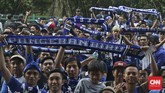 Kapolda Jabar Inspektur Jenderal Jodie Rooseto menyatakan pihaknya tetap mengawal suporter Persib Bandung saat berangkat hingga pulang dari Stadion Utama Gelora Bung Karno, Jakarta. (CNN Indonesia/Adhi Wicaksono)