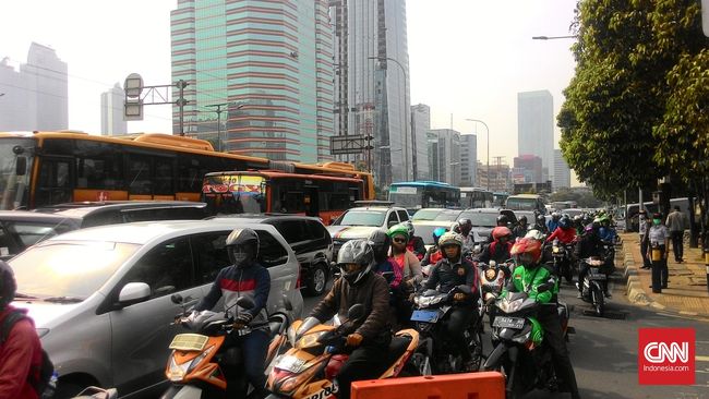 Pemprov DKI Tunda Uji Coba Larangan Motor Senayan-Bundaran HI