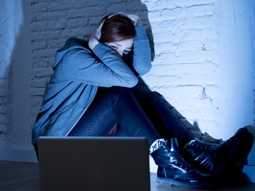 5 Hal yang Penting Dilakukan Jika Anda Jadi Korban Cyberbully 5 Hal yang Penting Dilakukan Jika Anda Jadi Korban Cyberbully