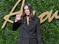 Inspirasi Wanita Penerbang di Lini Busana Liv Tyler