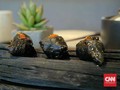 Mencicipi Uniknya Karage Hitam dan Steak Ber-Wasabi di Oku