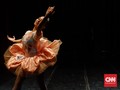 Memaknai Liuk Lampai dan Kerja Keras Balerina