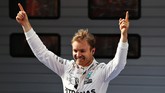 Kini Rosberg memimpin klasemen balapan dengan nyaman, mengoleksi 75 poin sementara Lewis Hamilton di tempat kedua memiliki 39 poin. (Mark Thompson/Getty Images)