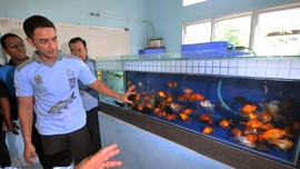KPK Geledah Kantor Gubernur Jambi Zumi Zola