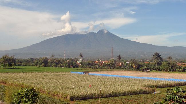 Download 88 Gambar Gunung Salak Terbaru 