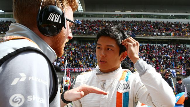 Rio Haryanto Kecewa Gagal Finis Karena Mobil yang Melintang