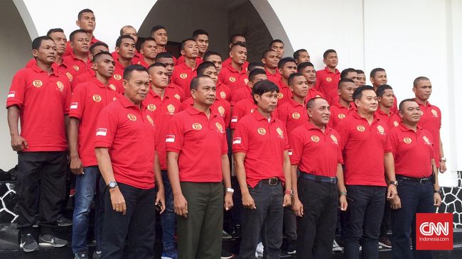 Eduard Tjong Bungkam Soal Masa Depannya Latih PS TNI