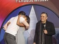 Hanyut dalam Pelukan 'Captain America'