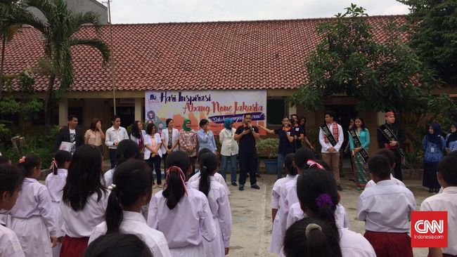 Tak Mau Punya Citra Negatif, Abang None Jadi Guru