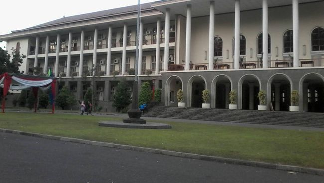 UGM Raih Peringkat 1 Perguruan Tinggi Indonesia 2017