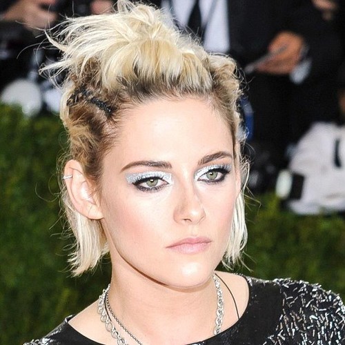 Detail Kecantikan Seleb di Met Gala, Manicure Rp 26 Juta Hingga Glitter Alis Detail Kecantikan Seleb di Met Gala, Manicure Rp 26 Juta Hingga Glitter Alis