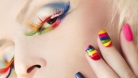 Bulu Mata LED, Aksesori 'Masa Depan' Kecantikan Perempuan