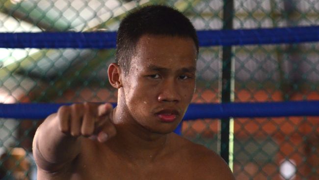Daud Yordan Menang TKO atas Petinju Thailand