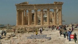 Imigran yang Tertahan di Yunani Pergi Tur ke Acropolis