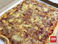 Sensasi Makan Pizza Berukuran Sentimeter hingga Inchi