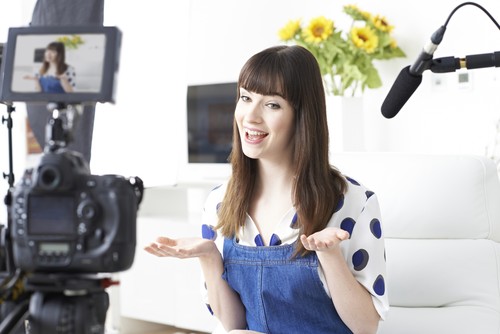 7 Hal Penting Bagi Beauty Vlogger untuk Membuat Video Tutorial Lebih Menarik 7 Hal Penting Bagi Beauty Vlogger untuk Membuat Video Tutorial Lebih Menarik