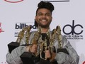 Putus dari Selena Gomez, The Weeknd Kembali ke Bella Hadid