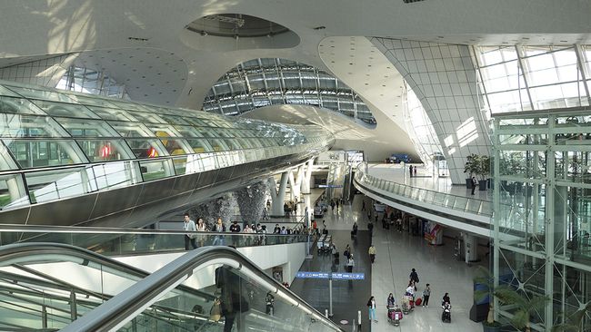 7 Bandara yang Sediakan Tur Wisata Gratis selama Transit