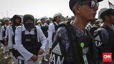 Sebanyak 3.442 personel diturunkan guna mengamankan aksi tersebut di Balai Kota, Monas dan beberapa tempat lain. (CNN Indonesia/Adhi Wicaksono).