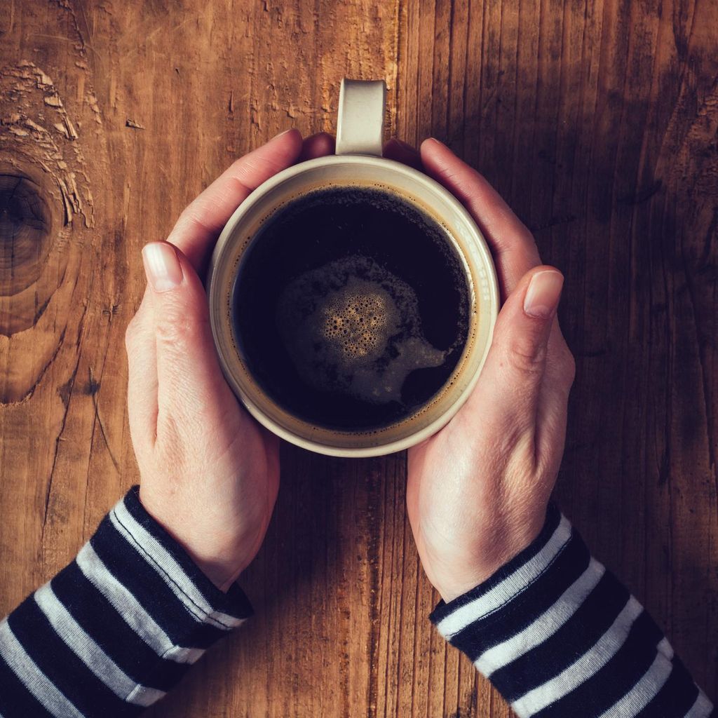 Minum Kopi Juga Bikin Suara Serak Lho, Begini Penjelasannya Minum Kopi Juga Bikin Suara Serak Lho, Begini Penjelasannya
