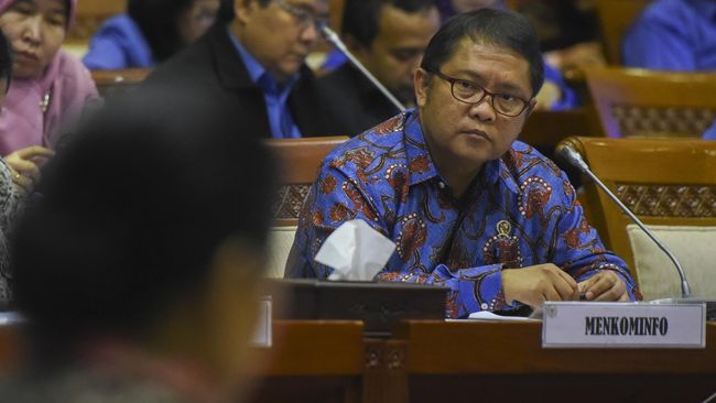 Uji Publik Tak Dianggap, Menkominfo Tak Tanggap Visi Jokowi