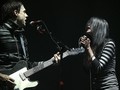 Giliran The Kills Menyanyikan Kembali Lagu Rihanna